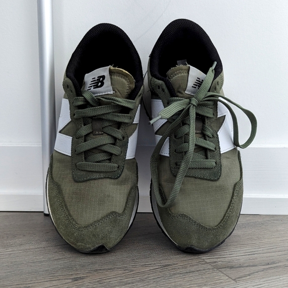 New Balance 237 in Army Green - Picture 1 of 5